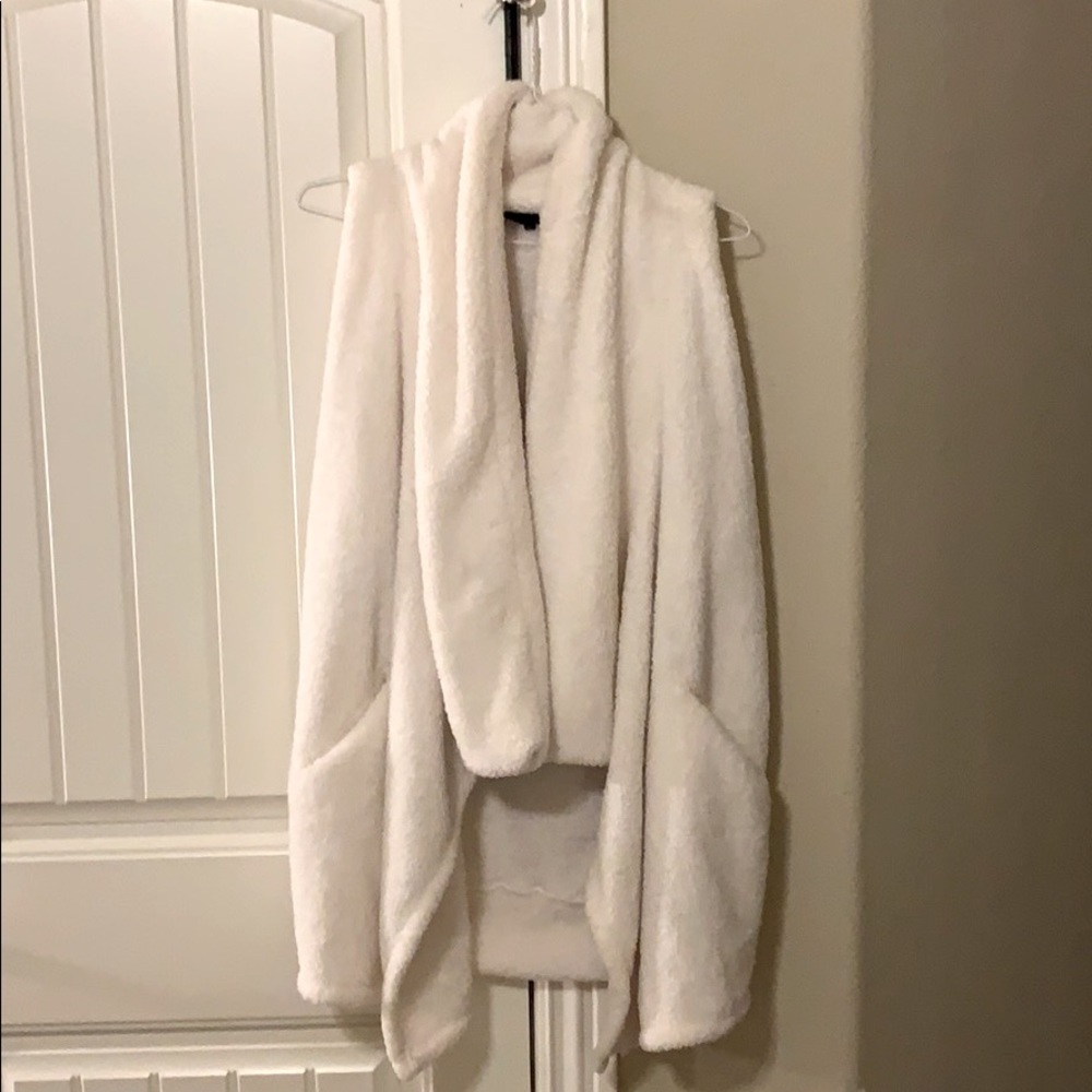 Soft White Vest - Women’s L - Hot & Delicious